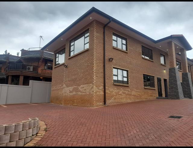 2 BEDROOM FLAT RENTED IN SYDENHAM